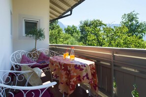 Comfort Apartment, 2 Bedrooms | Outdoor dining - Apartment in Dorf Tirol Near Tennis Court (Tirolo)