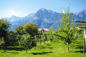 View from property - Apartment in Dorf Tirol Near Tennis Court (Tirolo)