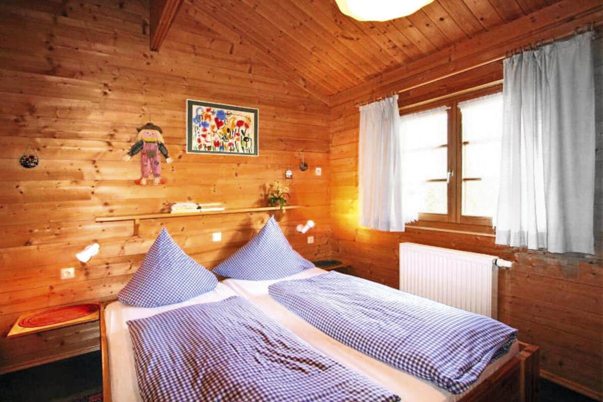 Classic Bungalow, 3 Bedrooms | 7 bedrooms, individually furnished, bed sheets