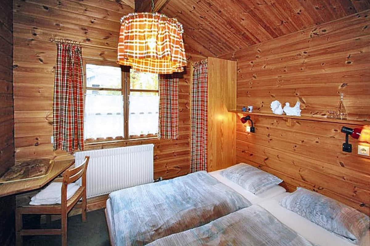 7 habitaciones, muebles diferentes y ropa de cama