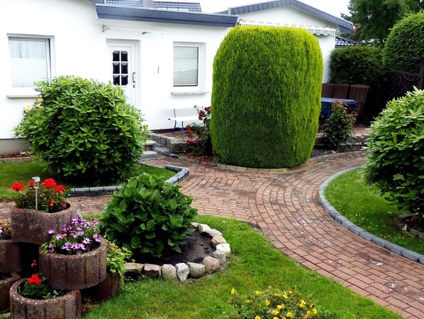 Deluxe House, 2 Bedrooms | Exterior - Cottages by the Pond, Zinnowitz (Zinnowitz)