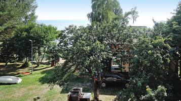 Classic Apartment, 4 Bedrooms | Garden