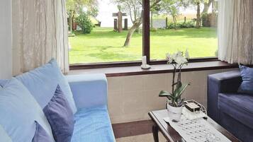 Deluxe Apartment, 1 Bedroom | Living room