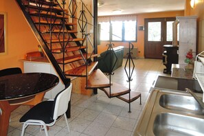 Apartamento clásico, 4 habitaciones | Interior