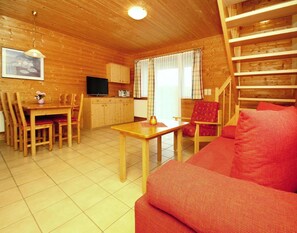 Classic House, 3 Bedrooms | Living room