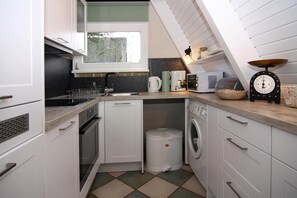 Maison Confort, 2 chambres | Cuisine privée | Réfrigérateur, micro-ondes, four, plaque de cuisson