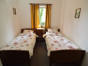 6 chambres, ameublement personnalisé, draps fournis