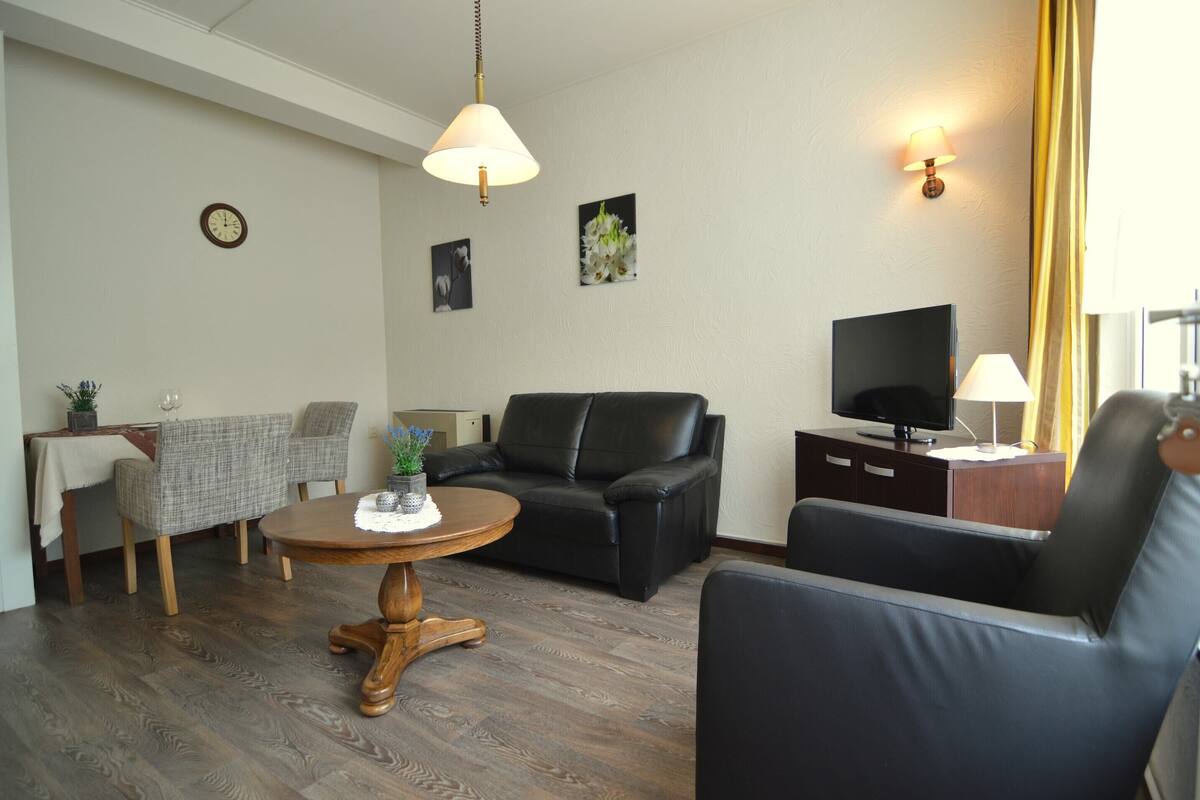 Classic Apartment, 3 Bedrooms | Living room