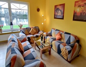 Classic Apartment, 3 Bedrooms | Living room