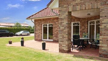 Deluxe Apartment, 3 Bedrooms | Balcony