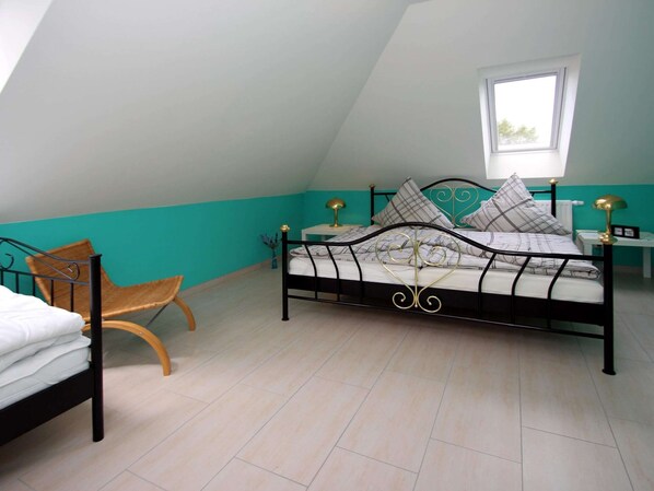 24 bedrooms, individually furnished, bed sheets - Apartment House at Kiessee, Westerholt (Nenndorf)