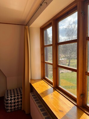 4 bedrooms, individually furnished