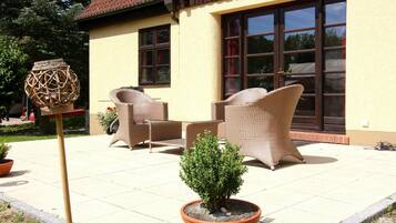 Comfort House, 5 Bedrooms | Terrace/patio