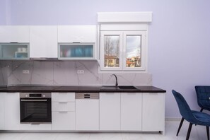 Fridge, microwave, oven, stovetop - Villas Acrotel Porto Brava, Ormos Panagias (Sithonia)