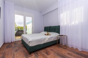 7 Schlafzimmer, individuell eingerichtet, Bügeleisen/Bügelbrett