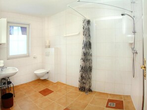 Shower, towels