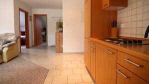 Private kitchen | Coffee/tea maker, fridge, toaster - Apartment House Nicole, Zinnowitz (Zinnowitz)