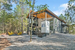 Exterior - NEW! Fully maxed out cabin w/ treehouse, spa & more (Broken Bow)