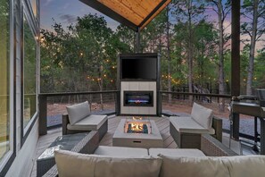 Terrace/patio - NEW! Fully maxed out cabin w/ treehouse, spa & more (Broken Bow)