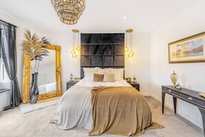 1 soverom, strykejern/-brett, reiseseng for barn og wi-fi