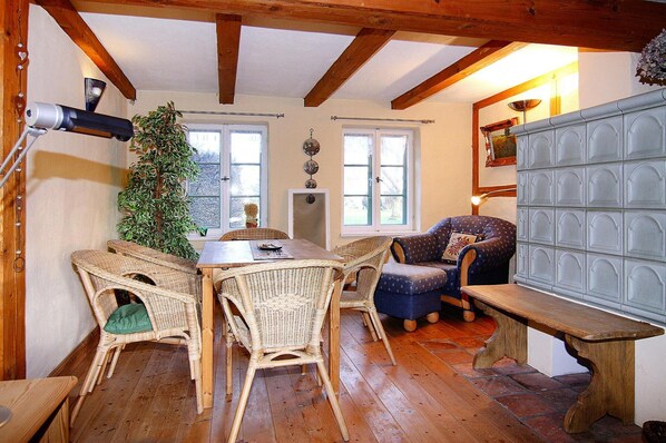 Classic House, 1 Bedroom | Living room | Fireplace, DVD player - Terraced Houses in the Port Village of Vieregge on the Island of Rugen (Neuenkirchen)