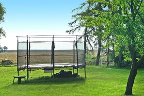 Comfort House, 2 Bedrooms | Garden