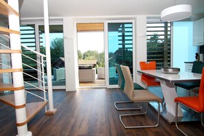 Comfort House, 2 Bedrooms | Dining