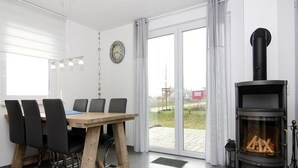 Comfort House, 4 Bedrooms | Tempat makan