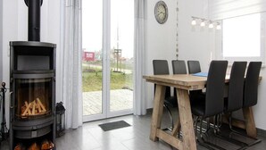Classic House, 4 Bedrooms | Tempat makan