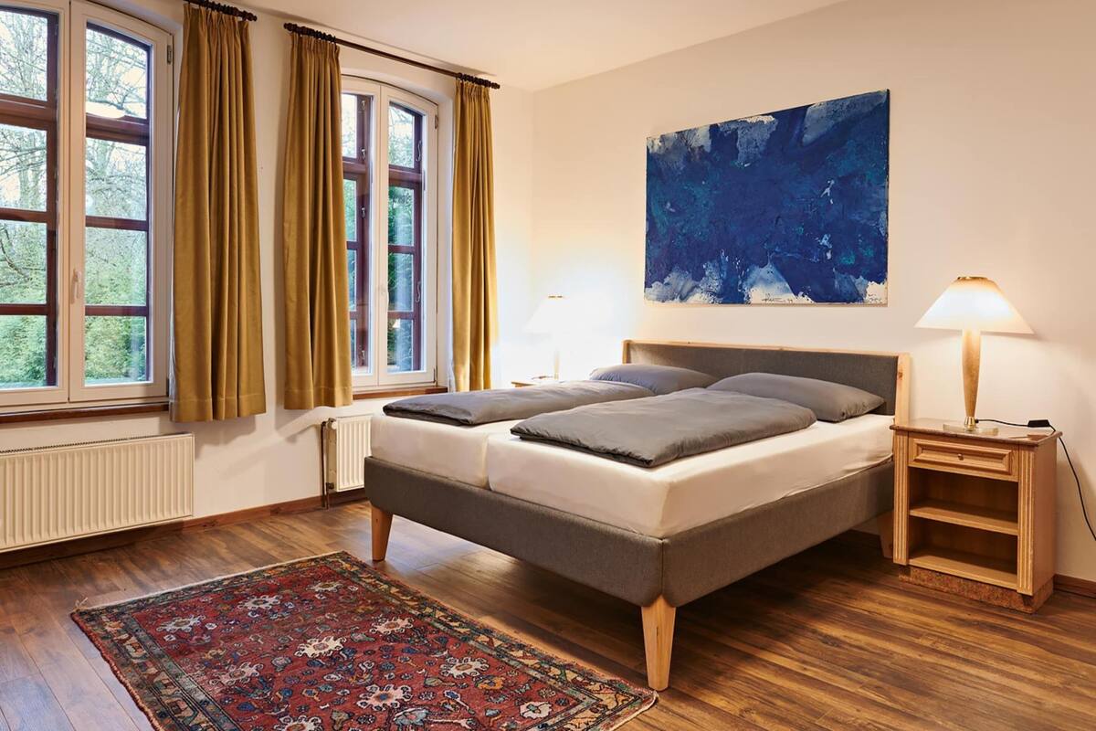 16 chambres, ameublement personnalisé