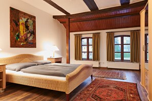 4 bedrooms, individually furnished