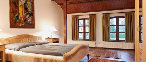 4 habitaciones y muebles diferentes