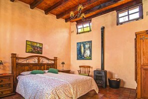 1 bedroom, individually furnished