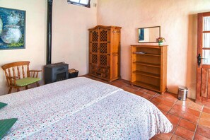 7 bedrooms, individually furnished, bed sheets - Finca La Hoya, El Tanque (El Tanque)