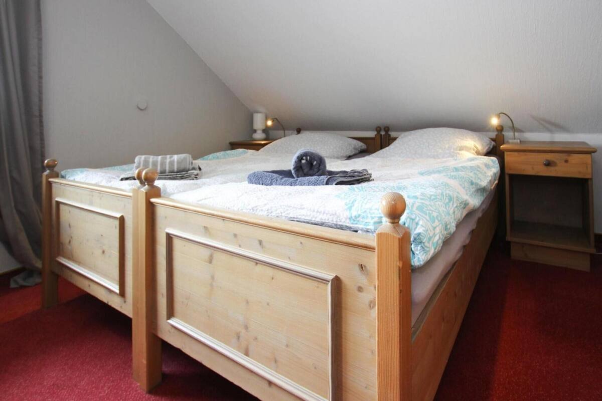 Deluxe Apartment, 2 Bedrooms | 3 bedrooms, individually furnished