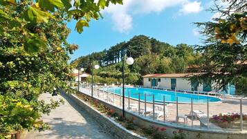 Classic-Apartment, 3 Schlafzimmer | Pool | Außenpool