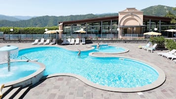 Classic-Apartment, 3 Schlafzimmer | Pool