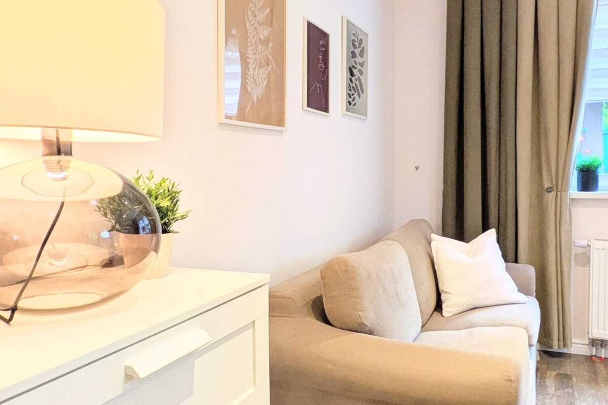 4 habitaciones, muebles diferentes y ropa de cama