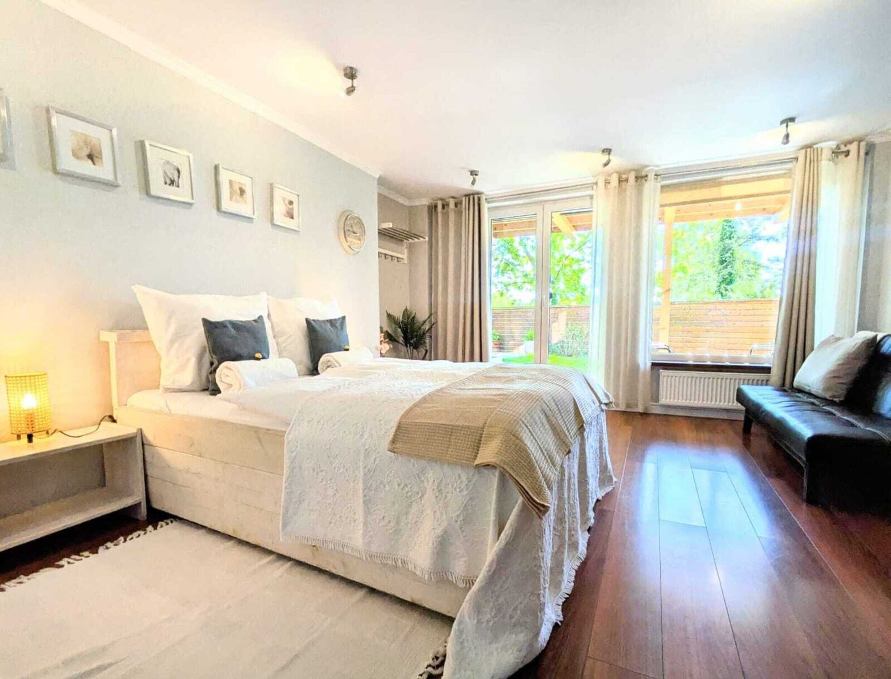 Comfort Apartment, 4 Bedrooms | 12 bedrooms, individually furnished, bed sheets