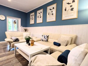Comfort Apartment, 4 Bedrooms | Living room - Comfortable Apartment for 10 People With a Private Sauna, Kolobrzeg (Kołobrzeg)