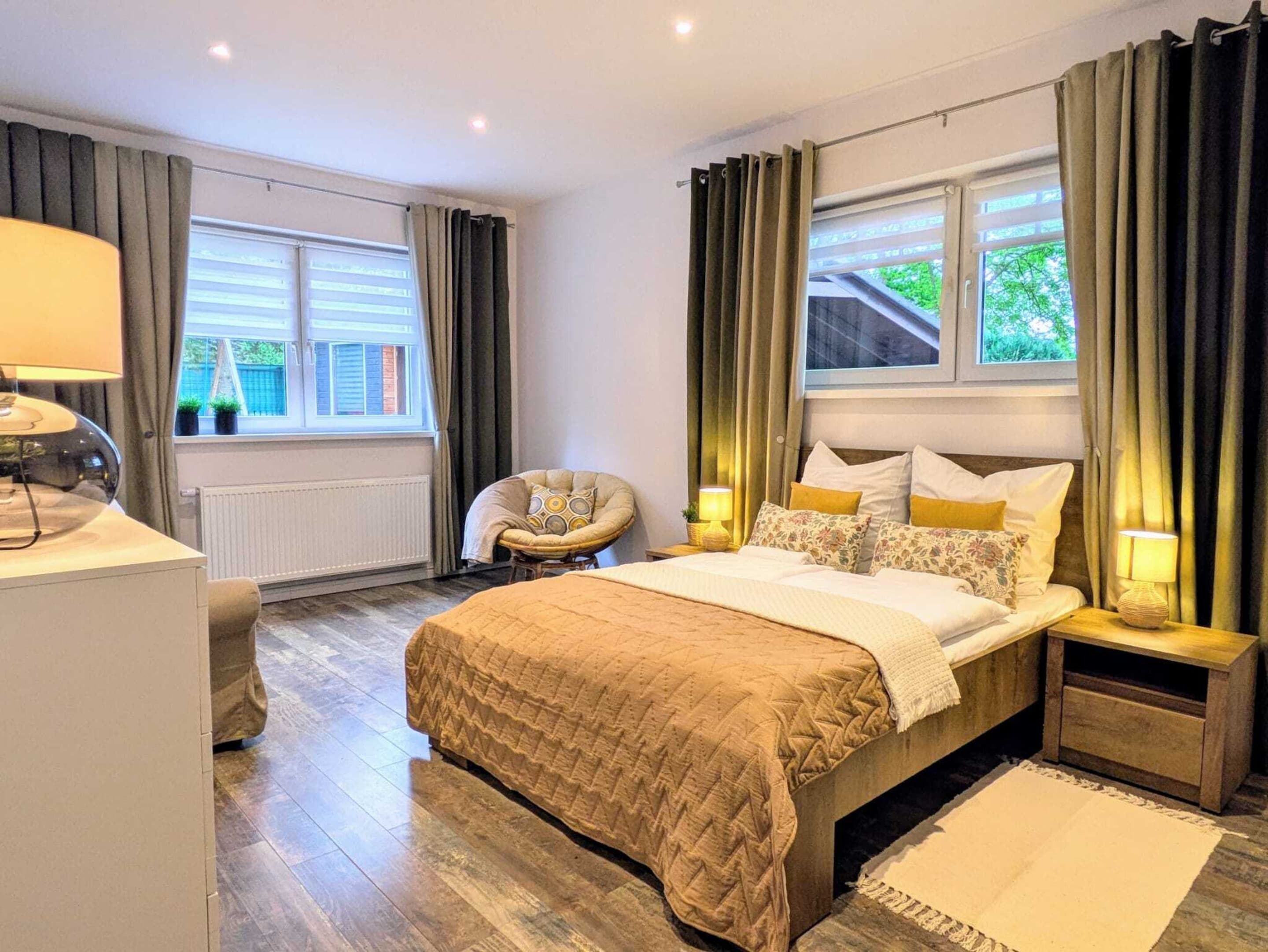 12 chambres, ameublement personnalisé, draps fournis