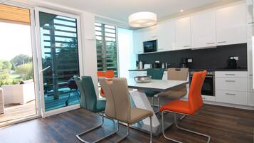 Comfort House, 2 Bedrooms | Private kitchen | Fridge, microwave, oven, coffee/tea maker