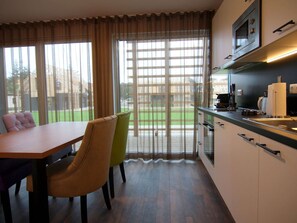 Classic House, 2 Bedrooms | Private kitchen | Fridge, microwave, oven, coffee/tea maker - Chalet, Wendorf (Kuhlen-Wendorf)