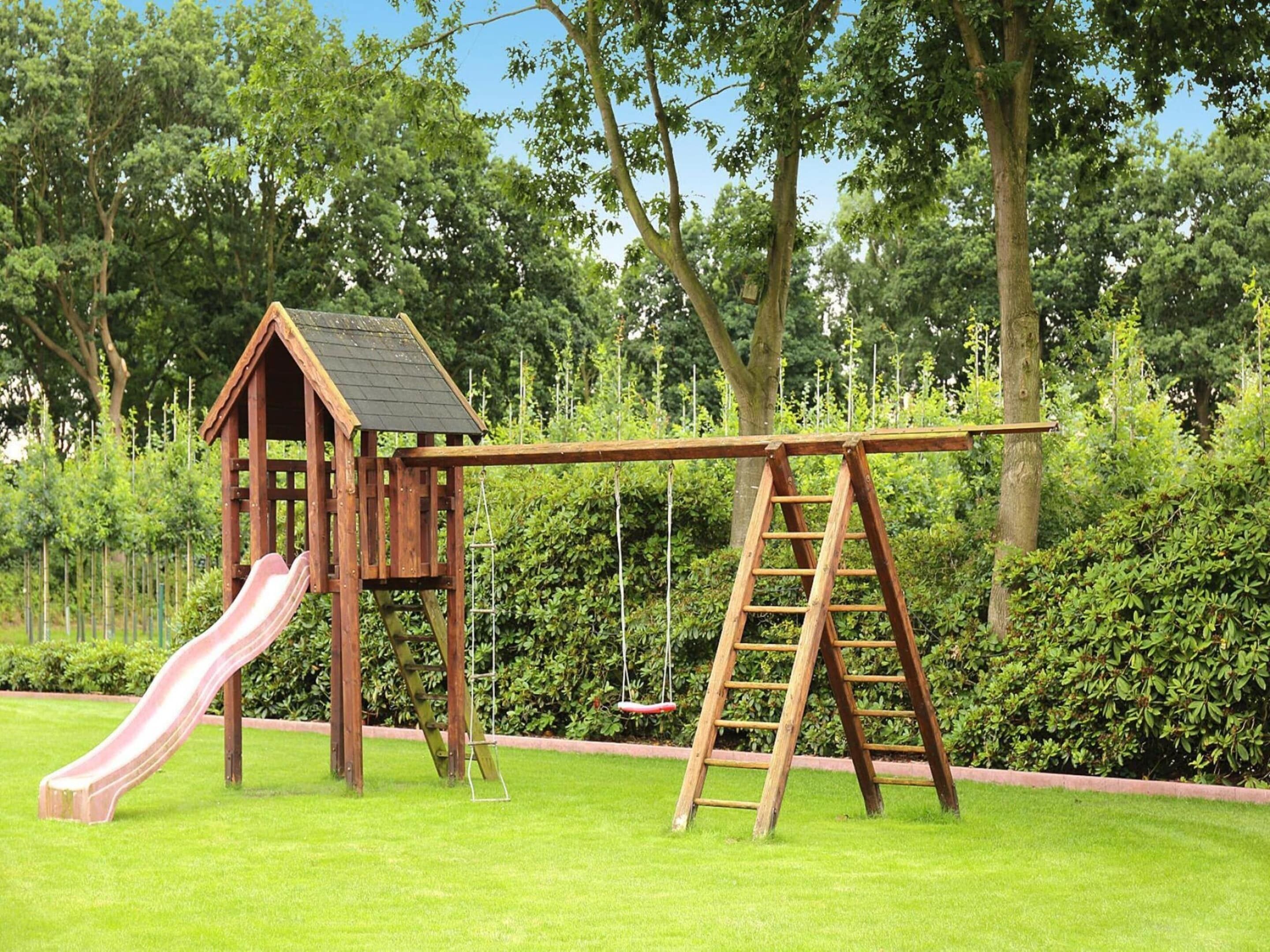 Classic Apartment, 2 Bedrooms | Children's area