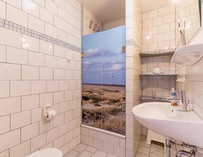 Casa luxo, 2 quartos | Banheiro | Chuveiro 