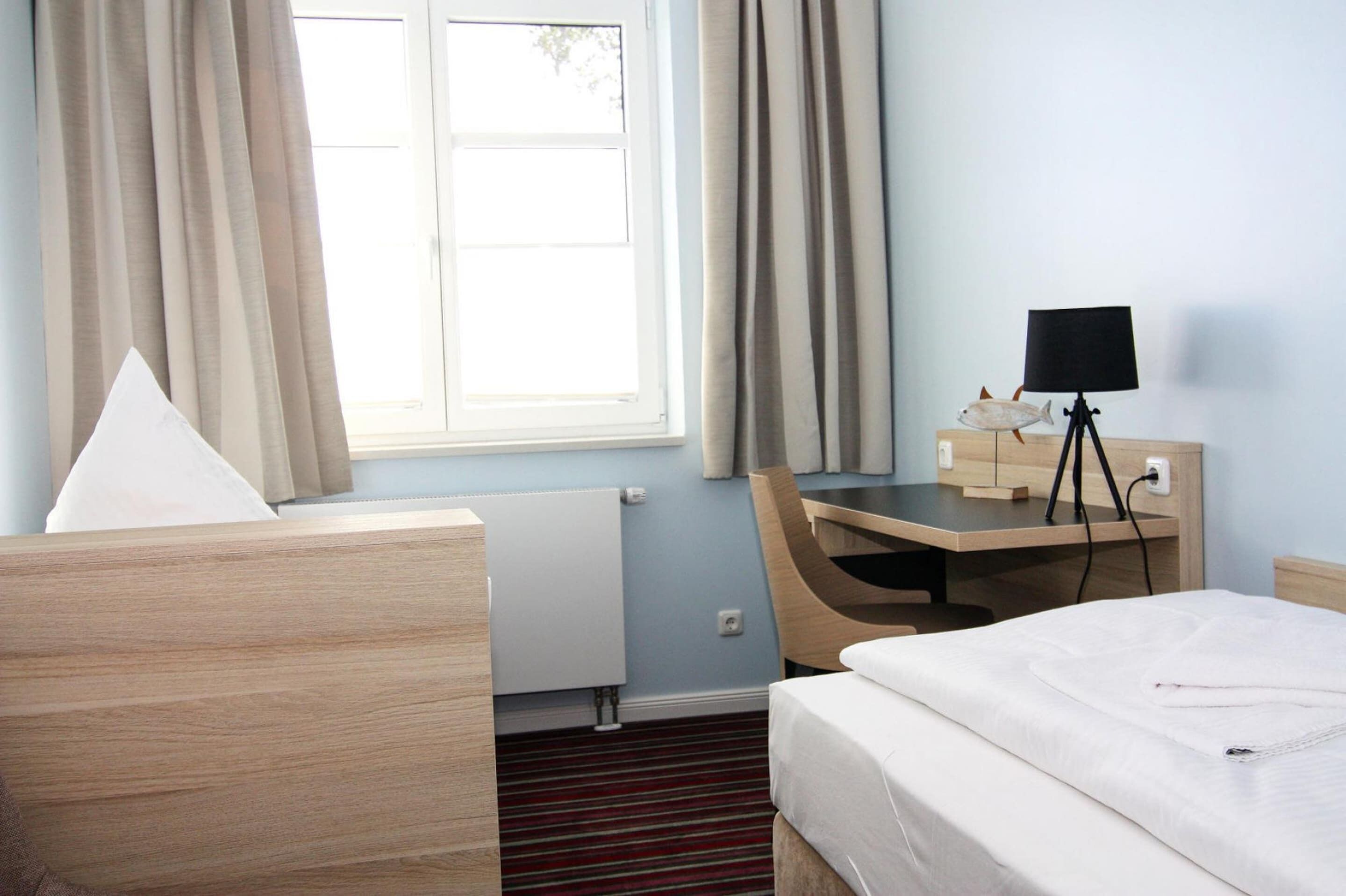 10 chambres, ameublement personnalisé