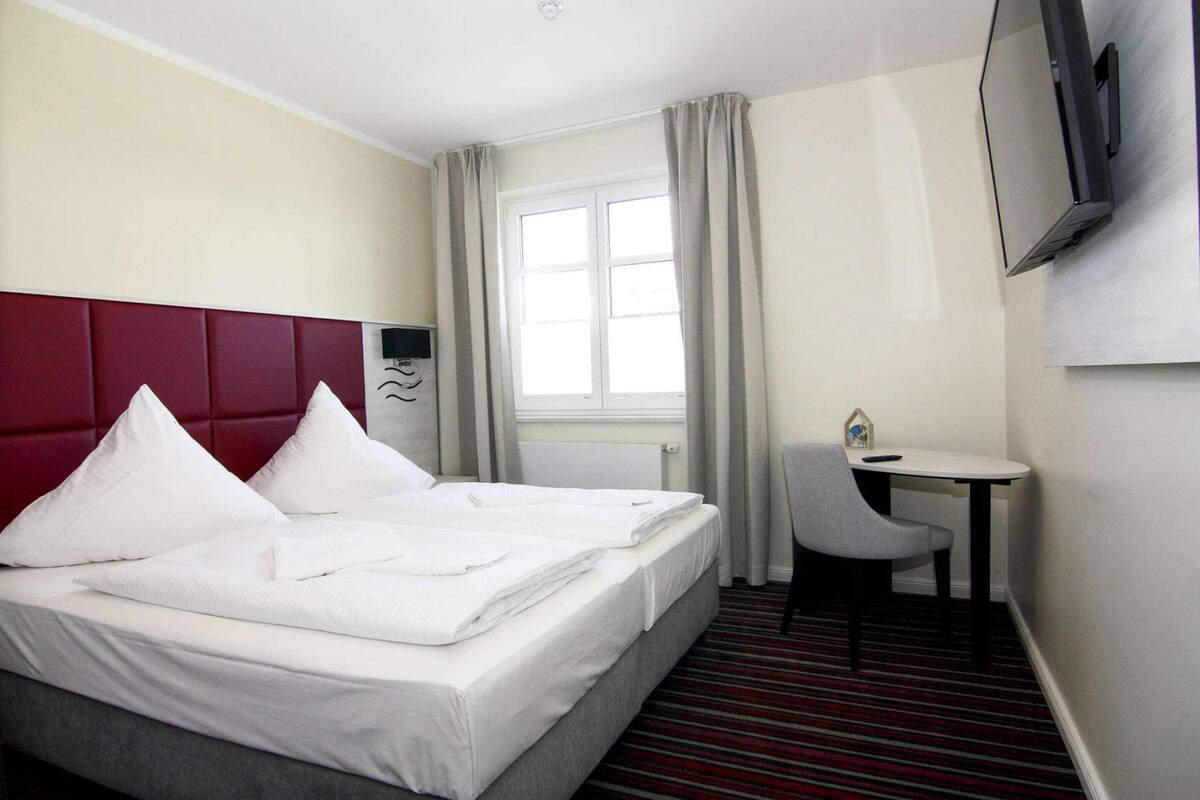 2 habitaciones y muebles diferentes