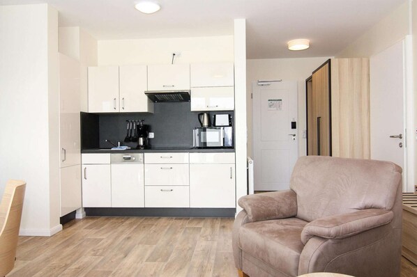 Fridge, microwave, oven, dishwasher