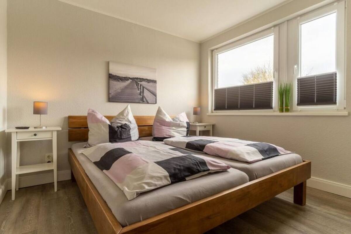 Comfort Apartment, 2 Bedrooms | 6 bedrooms, individually furnished, iron/ironing board