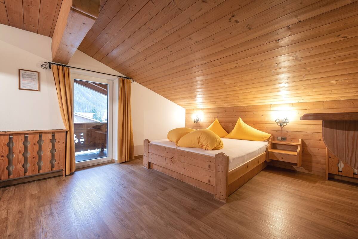 5 habitaciones y ropa de cama